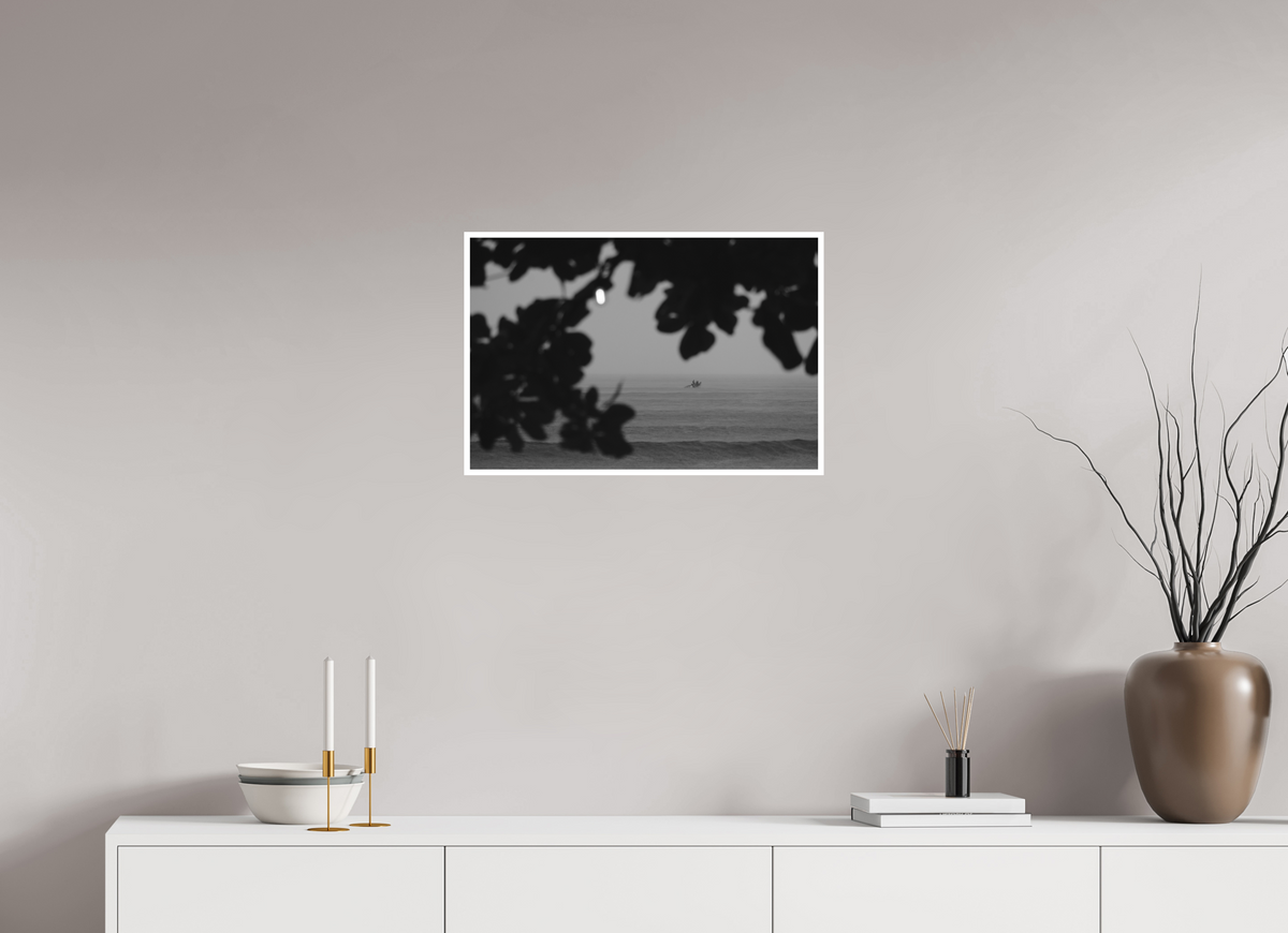 60 x 40 cm, Photo Rag (B&W) mit Rand Rainy Day Fishing Boat Sri Lanka Print