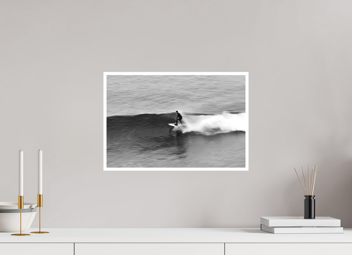 45 x 30 cm, Photo Rag (B&W) mit Rand Surfing Motion Blur Winki Pop Australia Print